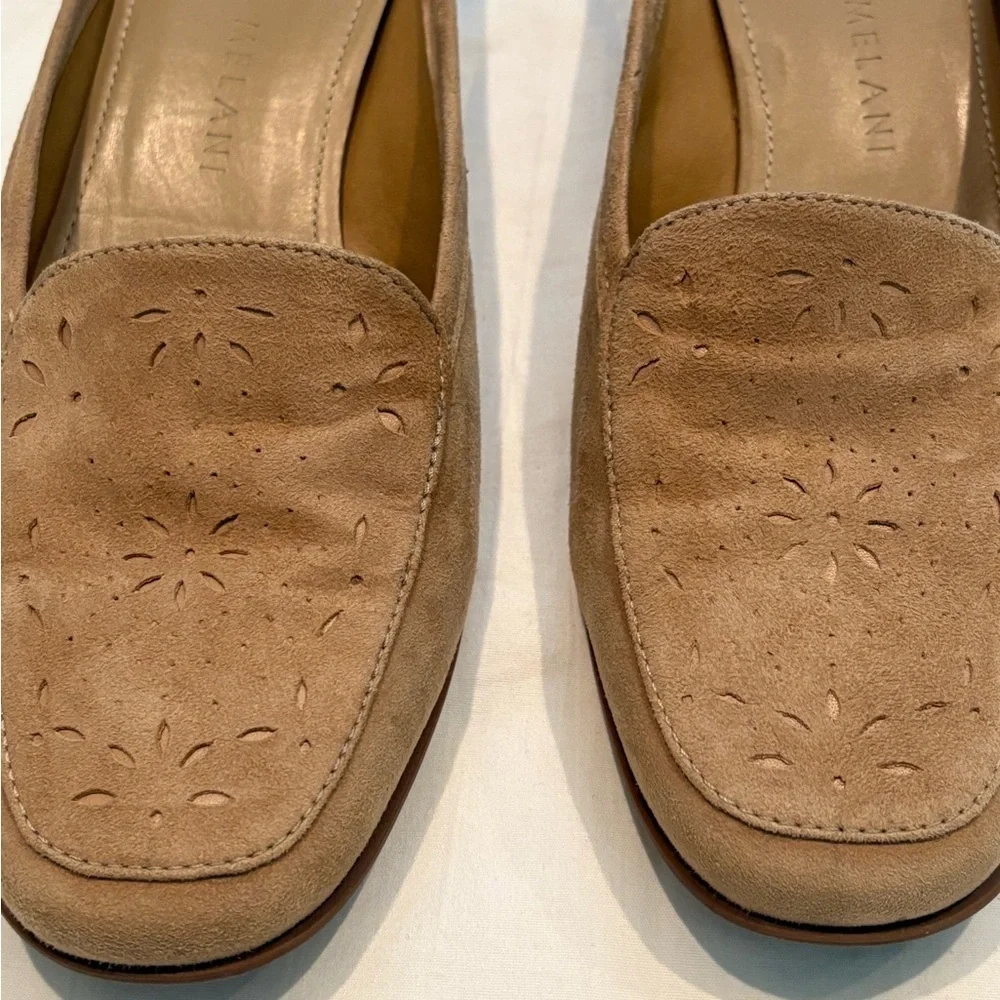 Vintage Antonio Melani Earth Tan Suede Slip-On Loafers. Size 8 EUC